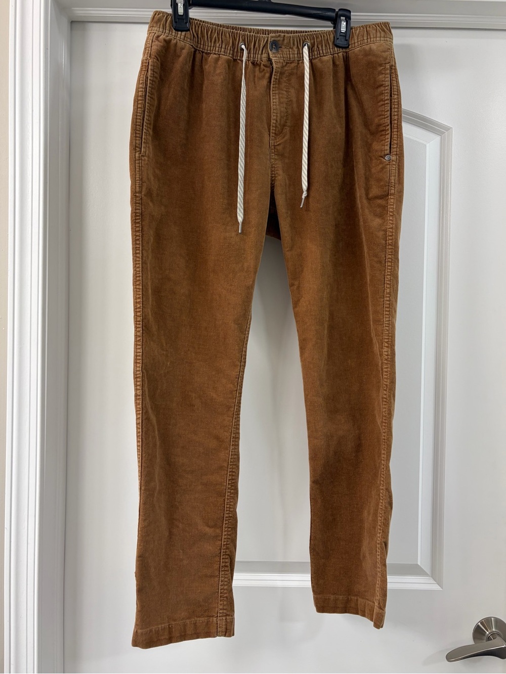 Vuori Optimist Corduroy Pants Size Large EUC